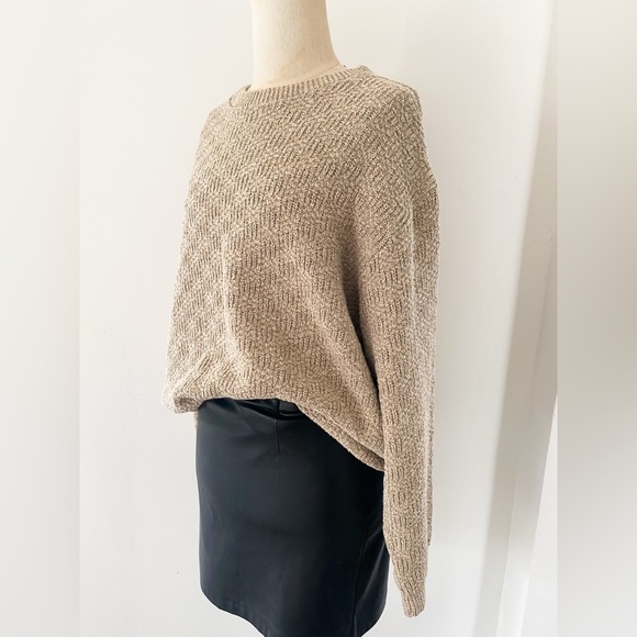 Vintage Retreat Men’s Beige Knit Sweater - Size M - Crewneck, Made in Canada - Picture 8 of 11